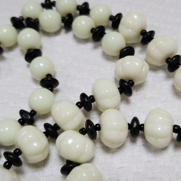 Vintage Czech Bohemian 1920s Art Deco Uranium Glass Bead Necklace - Picture 11 of 12